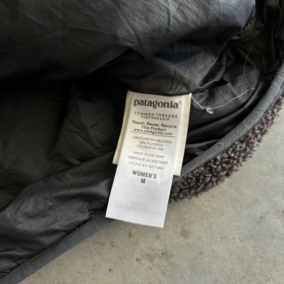 Patagonia Pull Over Button Up - RARE - Picture 2 of 5